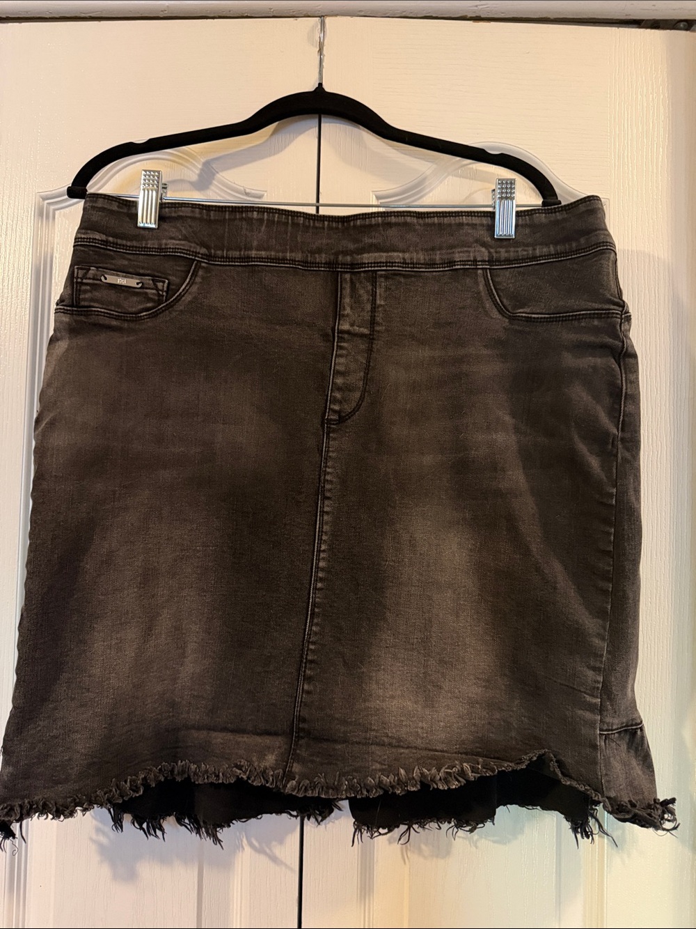 Coco + Carmen Washed Black Frayed Hem Denim Mini Skirt